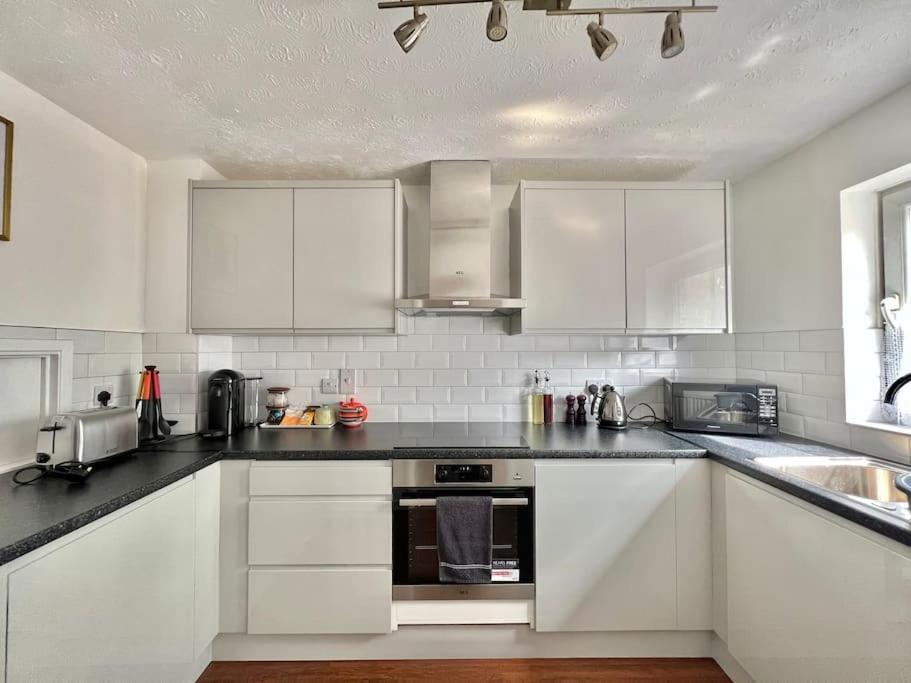 Cozy 2 Bed Townhouse Close To City Walls York Exterior photo
